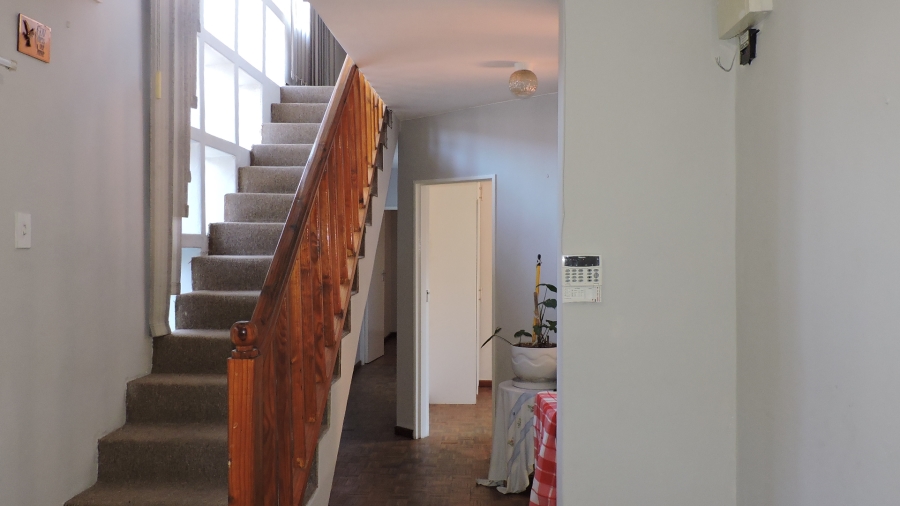 5 Bedroom Property for Sale in Glenlilly Western Cape